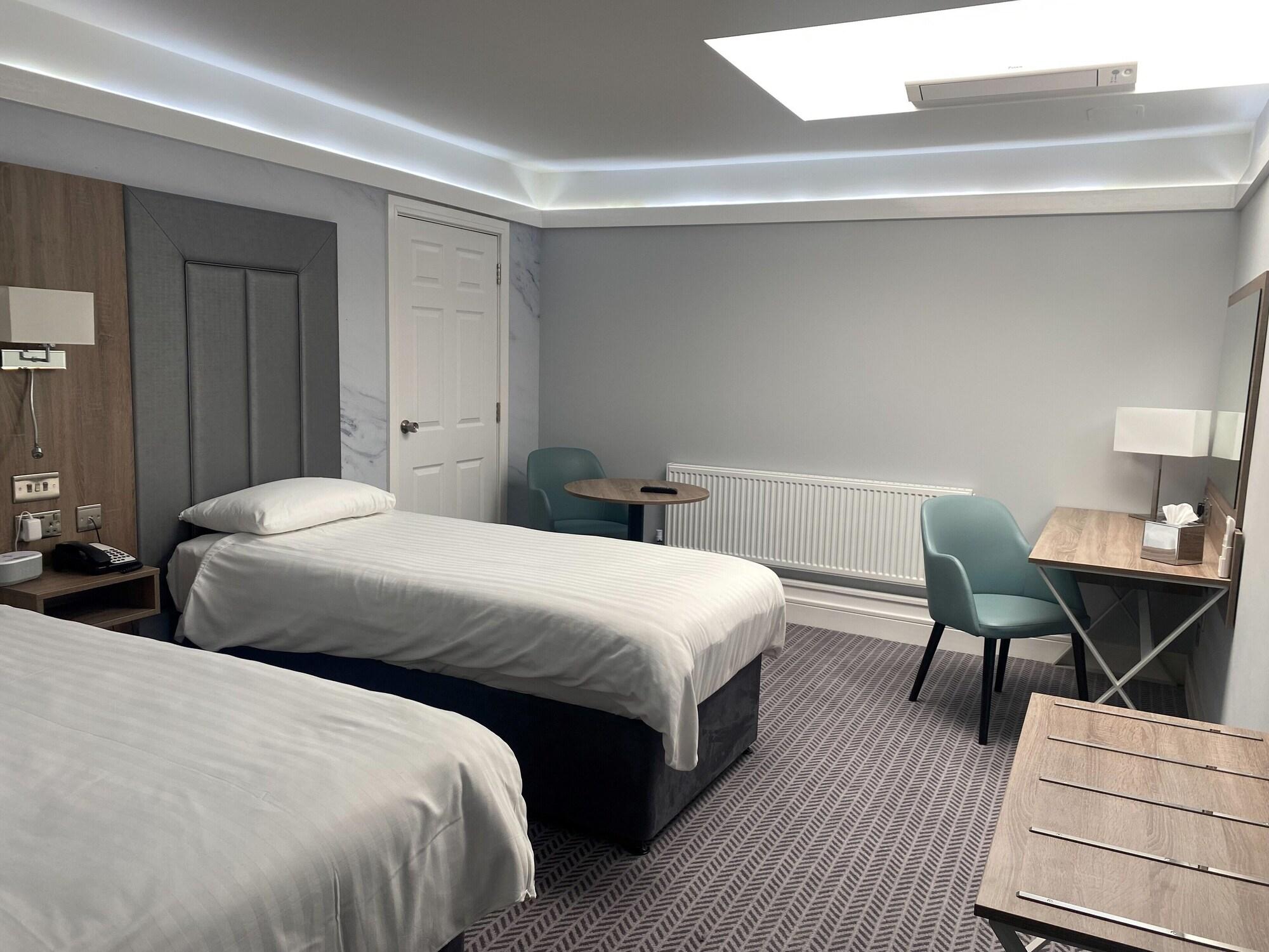 Best Western Premier Heronston Hotel & Spa Bridgend  Exterior foto
